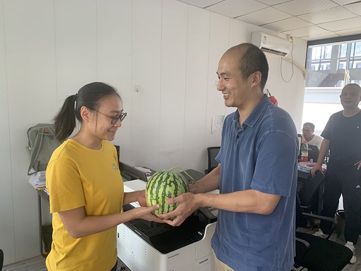 1657855150290863.jpg 慰问2.jpg